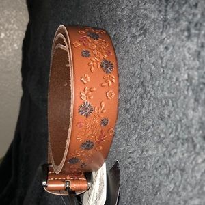 Hollister belt